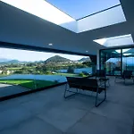 Villa Batalha Retreat - Private Luxury With Heated Indoor Saltwater Pool