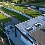 Villa Batalha Retreat - Private Luxury With Heated Indoor Saltwater Pool