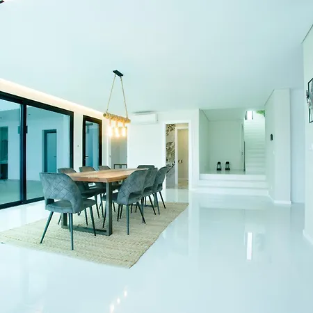 Batalha Retreat - Private Luxury With Heated Indoor Saltwater Pool * Ribeira Grande