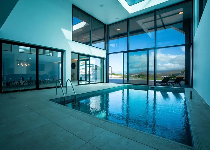 Willa Batalha Retreat - Private Luxury With Heated Indoor Saltwater Pool