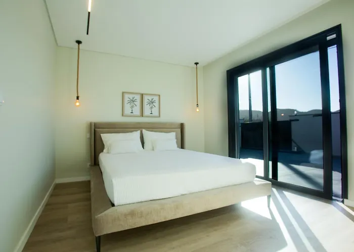 Willa Batalha Retreat - Private Luxury With Heated Indoor Saltwater Pool *