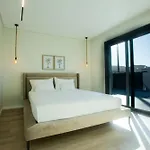 Villa Batalha Retreat - Private Luxury With Heated Indoor Saltwater Pool *