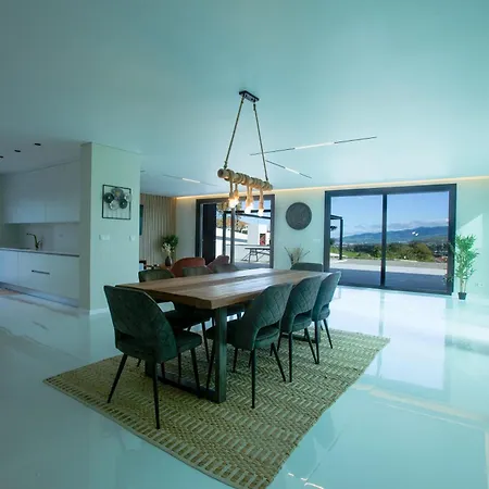 Batalha Retreat - Private Luxury With Heated Indoor Saltwater Pool Villa Ribeira Grande