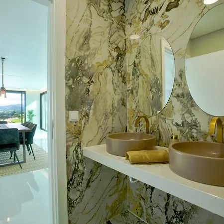 Villa Batalha Retreat - Private Luxury With Heated Indoor Saltwater Pool *