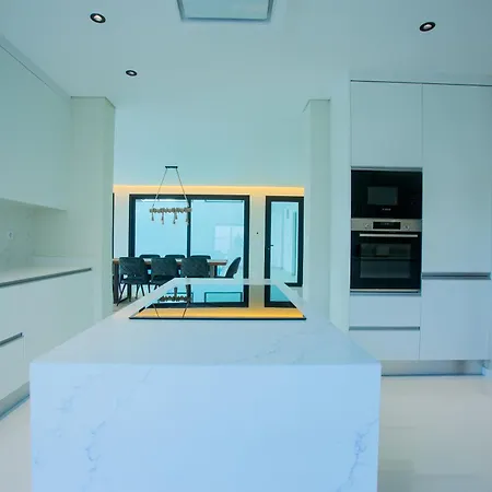 Batalha Retreat - Private Luxury With Heated Indoor Saltwater Pool