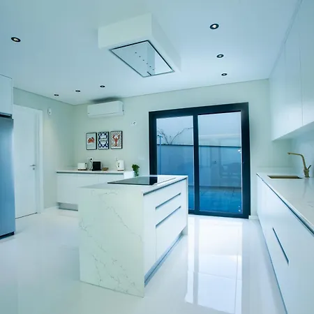 Batalha Retreat - Private Luxury With Heated Indoor Saltwater Pool וילה *
