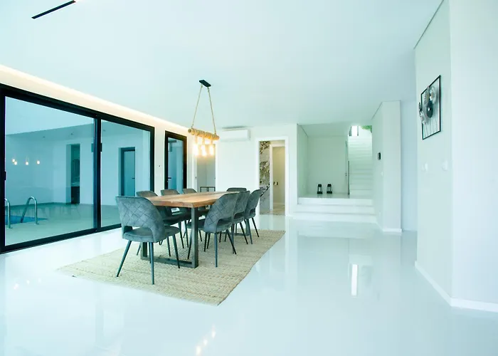 Batalha Retreat - Private Luxury With Heated Indoor Saltwater Pool * 大里贝拉