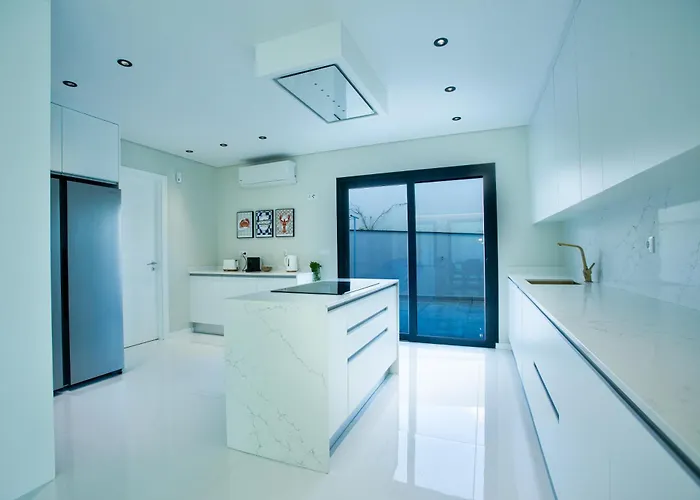 Batalha Retreat - Private Luxury With Heated Indoor Saltwater Pool 别墅 *