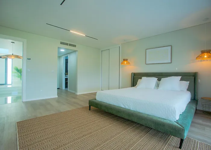 Batalha Retreat - Private Luxury With Heated Indoor Saltwater Pool Villa *