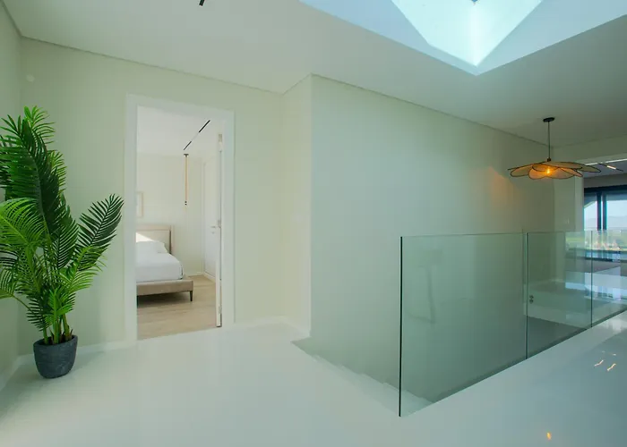 Batalha Retreat - Private Luxury With Heated Indoor Saltwater Pool