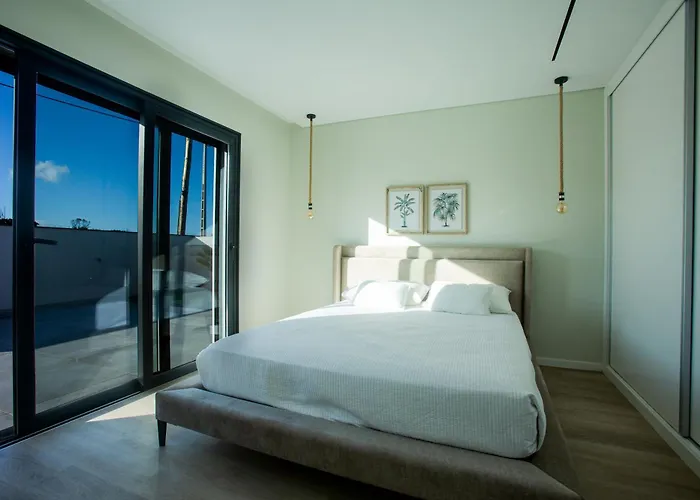 Batalha Retreat - Private Luxury With Heated Indoor Saltwater Pool 大里贝拉